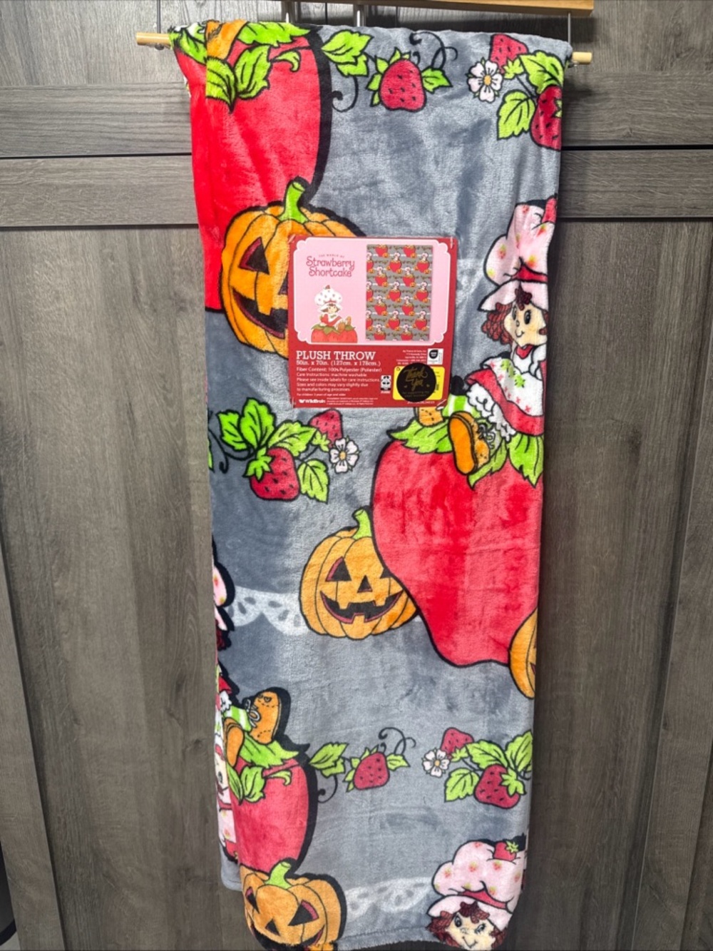 New Strawberry Shortcake Jack O Lantern Gray Halloween 50"x70" Blanket & Hanger